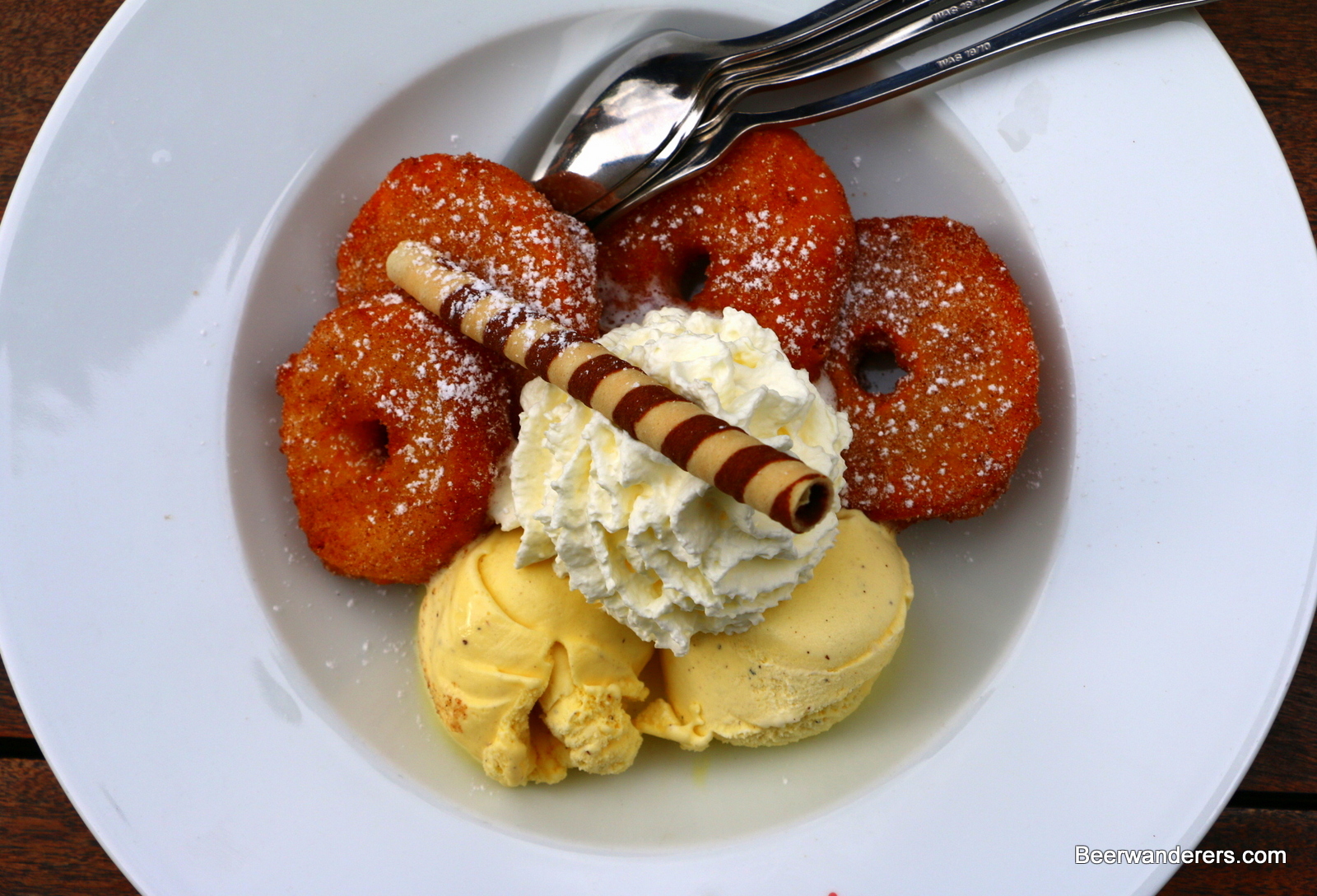 Franconian food: fried apple rings with ice cream