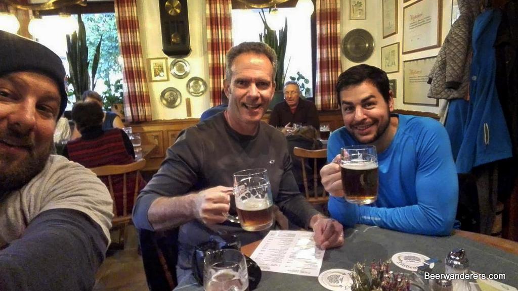 beer hikers drinking beer